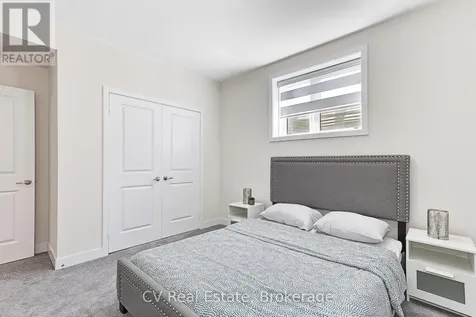111 Stoneleigh Drive Blue Mountains ON L9Y 4P5