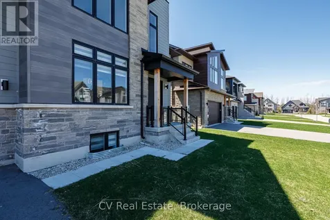 111 Stoneleigh Drive Blue Mountains ON L9Y 4P5