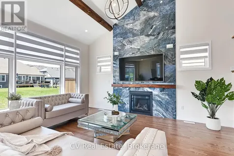 111 Stoneleigh Drive Blue Mountains ON L9Y 4P5