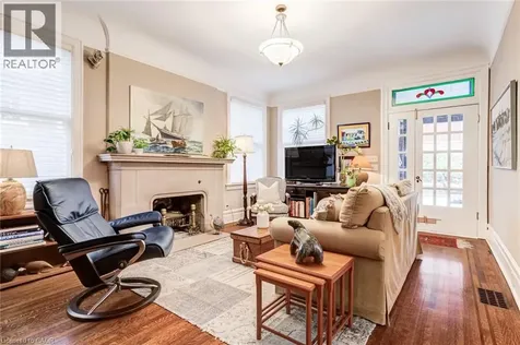 5 Undercliffe Avenue Hamilton ON L8P 3G9