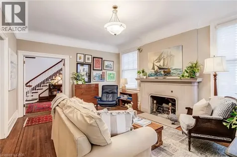 5 Undercliffe Avenue Hamilton ON L8P 3G9