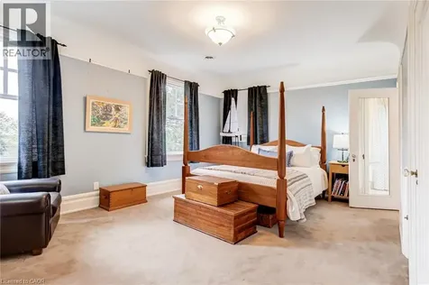 5 Undercliffe Avenue Hamilton ON L8P 3G9