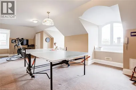 5 Undercliffe Avenue Hamilton ON L8P 3G9