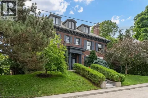 5 Undercliffe Avenue Hamilton ON L8P 3G9
