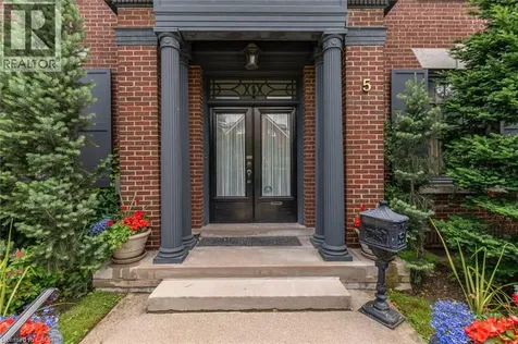 5 Undercliffe Avenue Hamilton ON L8P 3G9