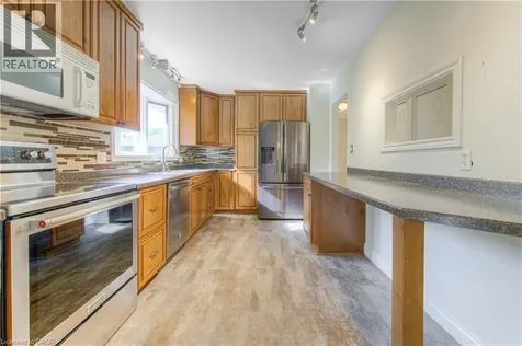 18 Gilston Parkway Paris ON N3L 3K6