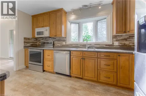18 Gilston Parkway Paris ON N3L 3K6