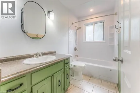 18 Gilston Parkway Paris ON N3L 3K6