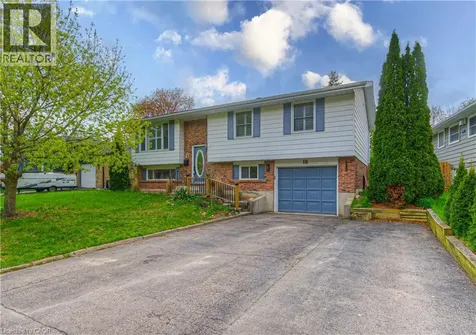 18 Gilston Parkway Paris ON N3L 3K6
