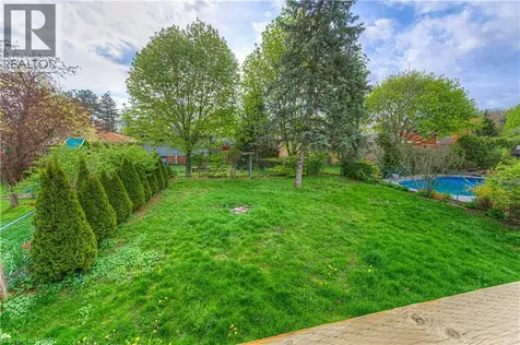 18 Gilston Parkway Paris ON N3L 3K6