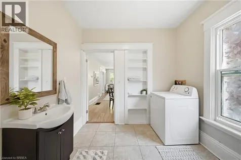 33 Richmond Street Brantford ON N3T 3Y2