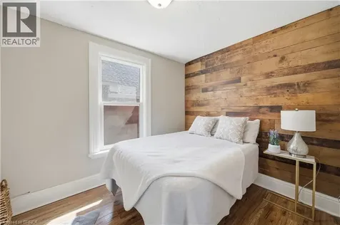 33 Richmond Street Brantford ON N3T 3Y2