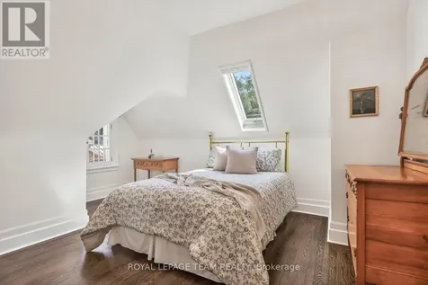 54 Park Road Ottawa ON K1M 0B9