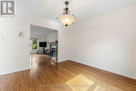 26 Denham Way Ottawa ON K2S 1H5