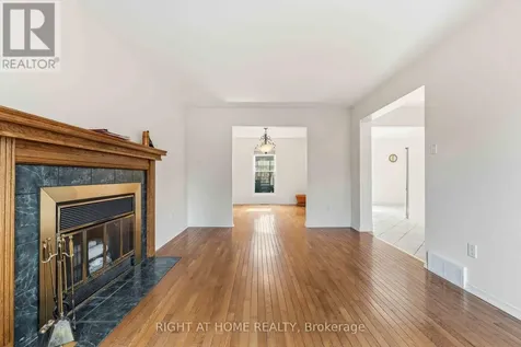 26 Denham Way Ottawa ON K2S 1H5
