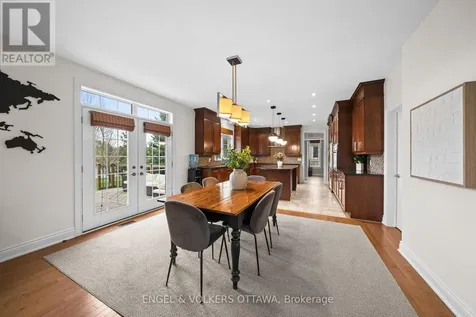 6842 South Village Drive Ottawa ON K4P 0A5