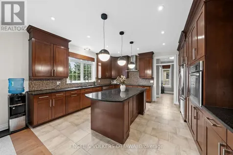 6842 South Village Drive Ottawa ON K4P 0A5