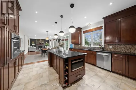 6842 South Village Drive Ottawa ON K4P 0A5