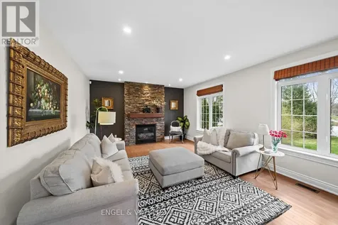 6842 South Village Drive Ottawa ON K4P 0A5