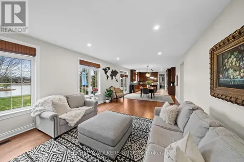 6842 South Village Drive Ottawa ON K4P 0A5