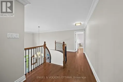 6842 South Village Drive Ottawa ON K4P 0A5