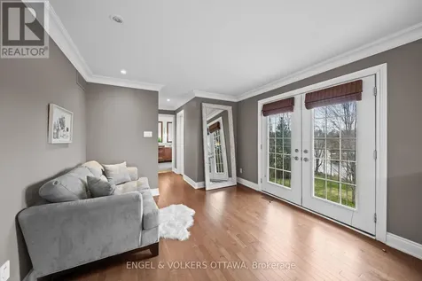 6842 South Village Drive Ottawa ON K4P 0A5