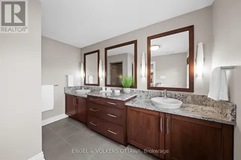 6842 South Village Drive Ottawa ON K4P 0A5