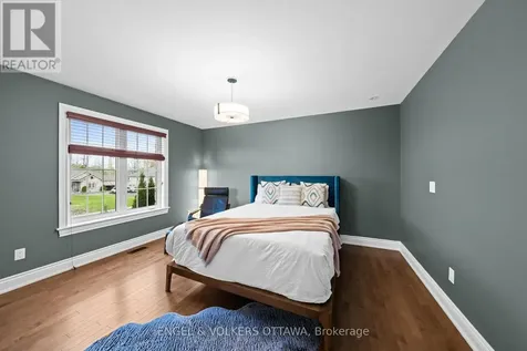 6842 South Village Drive Ottawa ON K4P 0A5