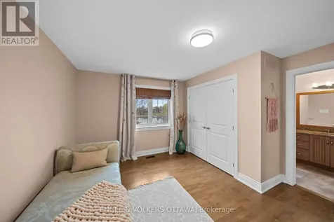 6842 South Village Drive Ottawa ON K4P 0A5