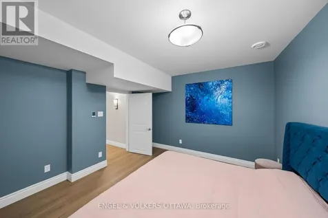 6842 South Village Drive Ottawa ON K4P 0A5