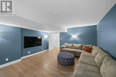 6842 South Village Drive Ottawa ON K4P 0A5