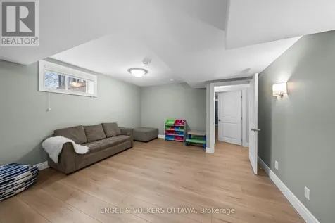 6842 South Village Drive Ottawa ON K4P 0A5