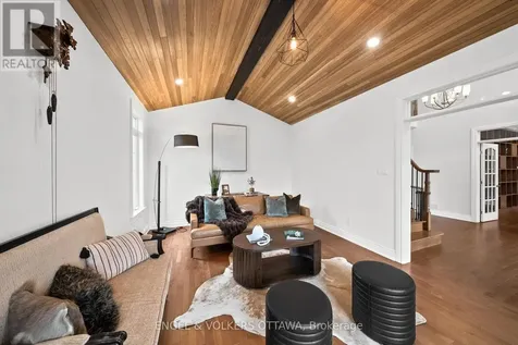6842 South Village Drive Ottawa ON K4P 0A5