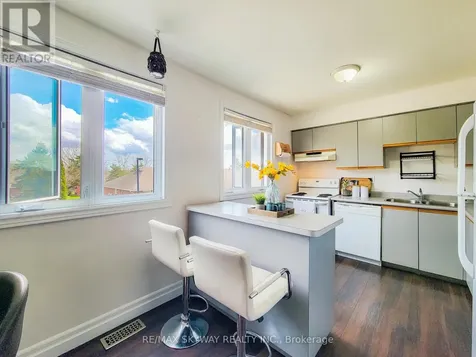 56 Harris Avenue Brantford ON N3R 2E9
