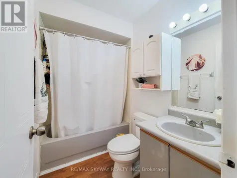 56 Harris Avenue Brantford ON N3R 2E9