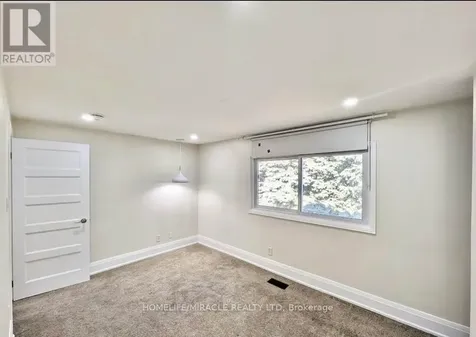 68 Briargate Drive Kitchener ON N2E 2J8