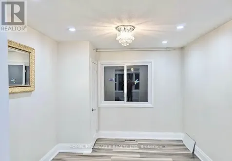 68 Briargate Drive Kitchener ON N2E 2J8