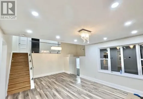 68 Briargate Drive Kitchener ON N2E 2J8