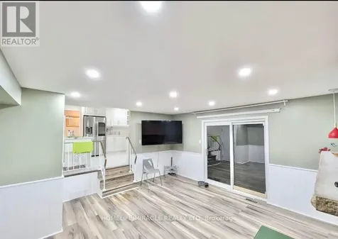 68 Briargate Drive Kitchener ON N2E 2J8