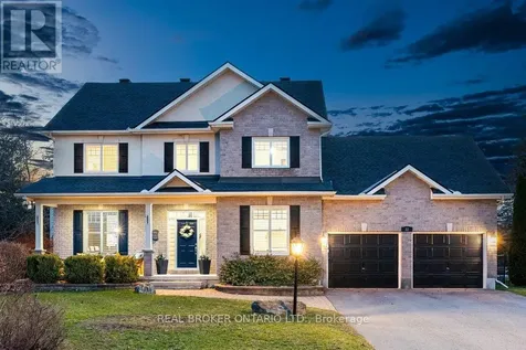 32 Feldspar Crescent Ottawa ON K2S 1Y3