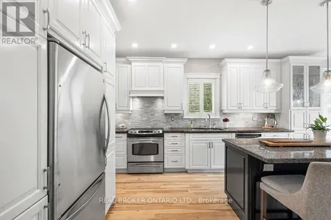 32 Feldspar Crescent Ottawa ON K2S 1Y3