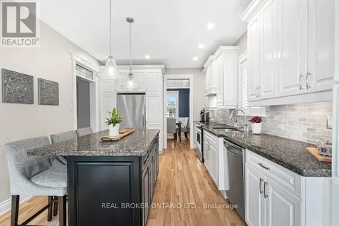 32 Feldspar Crescent Ottawa ON K2S 1Y3