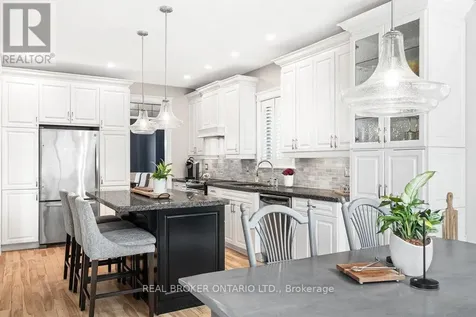 32 Feldspar Crescent Ottawa ON K2S 1Y3