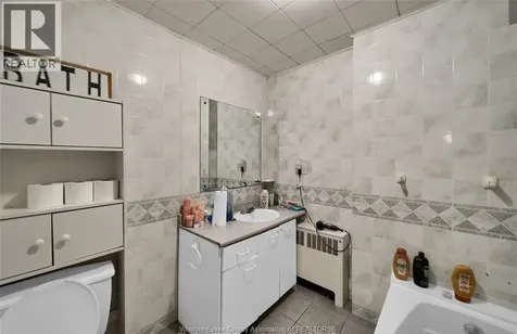 100 London Road Thamesville ON N0P 2K0