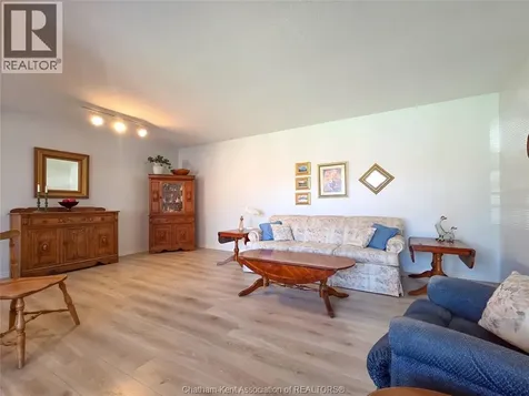 21 Earl Drive Chatham ON N7M 6E6