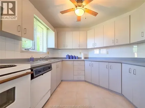 21 Earl Drive Chatham ON N7M 6E6