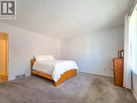 21 Earl Drive Chatham ON N7M 6E6