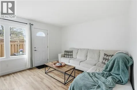 61 Albright Road Hamilton ON L8K 6H5