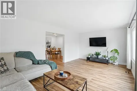 61 Albright Road Hamilton ON L8K 6H5
