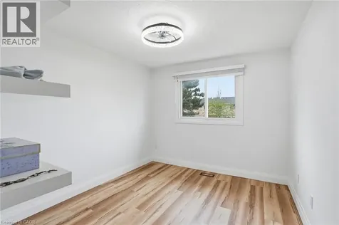 61 Albright Road Hamilton ON L8K 6H5